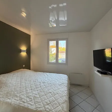 Maison De 3 Etoiles - Sous Les Pins Дом отдыха *