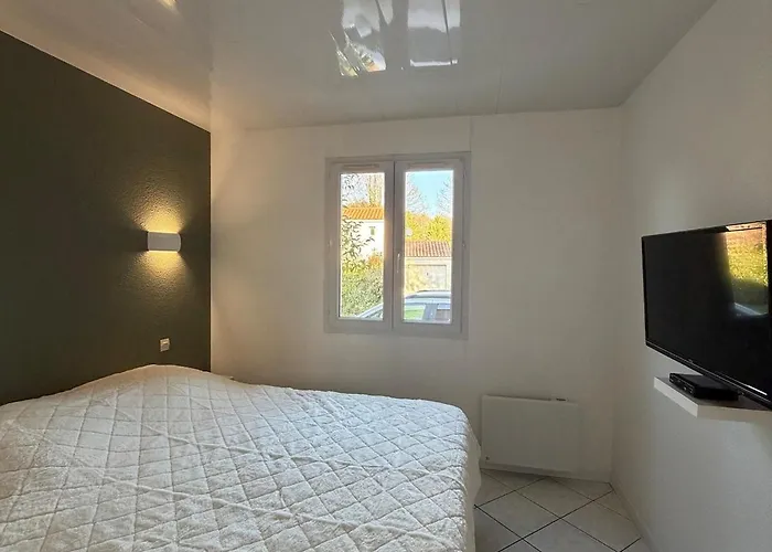 Maison De 3 Etoiles - Sous Les Pins Дом отдыха *