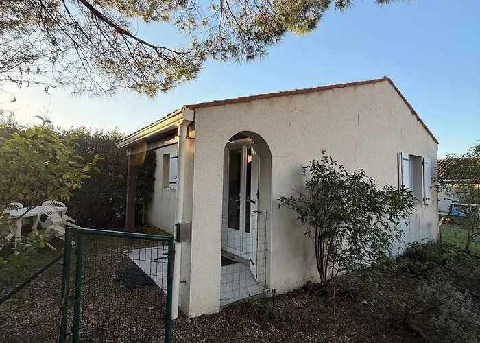 Holiday home Maison De 3 Etoiles - Sous Les Pins *