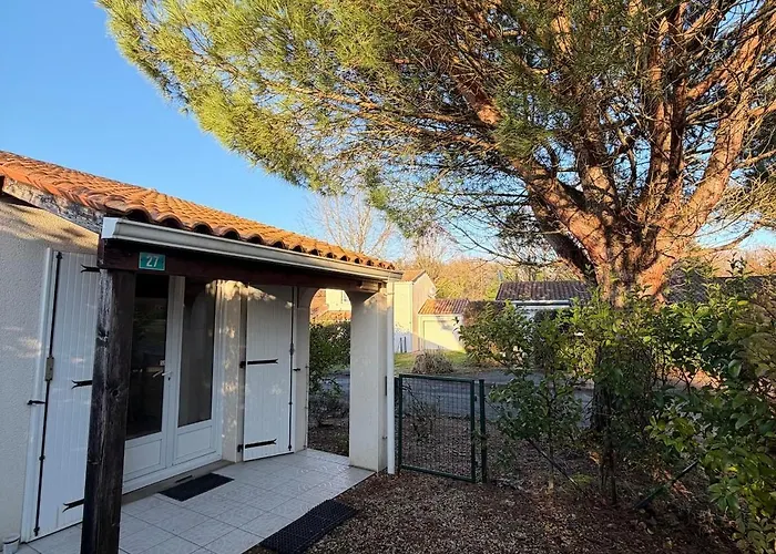 Holiday home Maison De 3 Etoiles - Sous Les Pins *